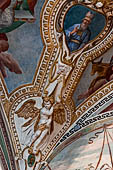 Eremo di S. Caterina del Sasso - La chiesa. decorazioni di fine Ottocento delle cappelle e delle volte della navata.